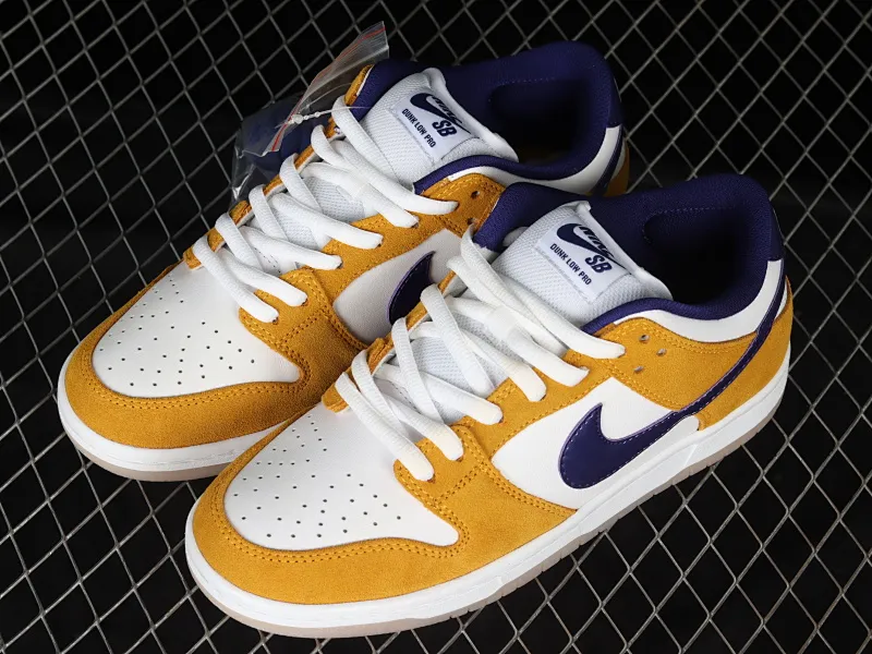 All Categories Nk SB Dunk Series Nk SB Dunk Low Low-top Sneakers Nk SB Dunk Low "Laser Orange" Purple Gold Little Lakers SB Smashing Backboard Fashion Casual Sneakers BQ6817-800